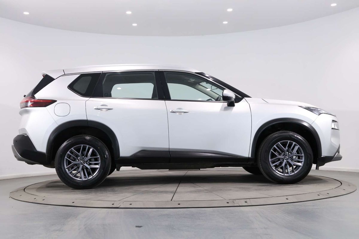 2024 Nissan X-TRAIL ST T33