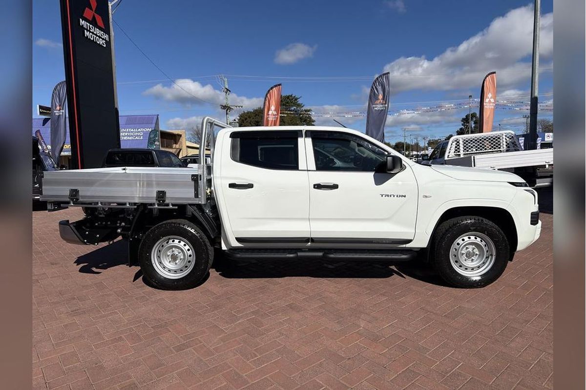 2025 Mitsubishi Triton GLX MV 4X4