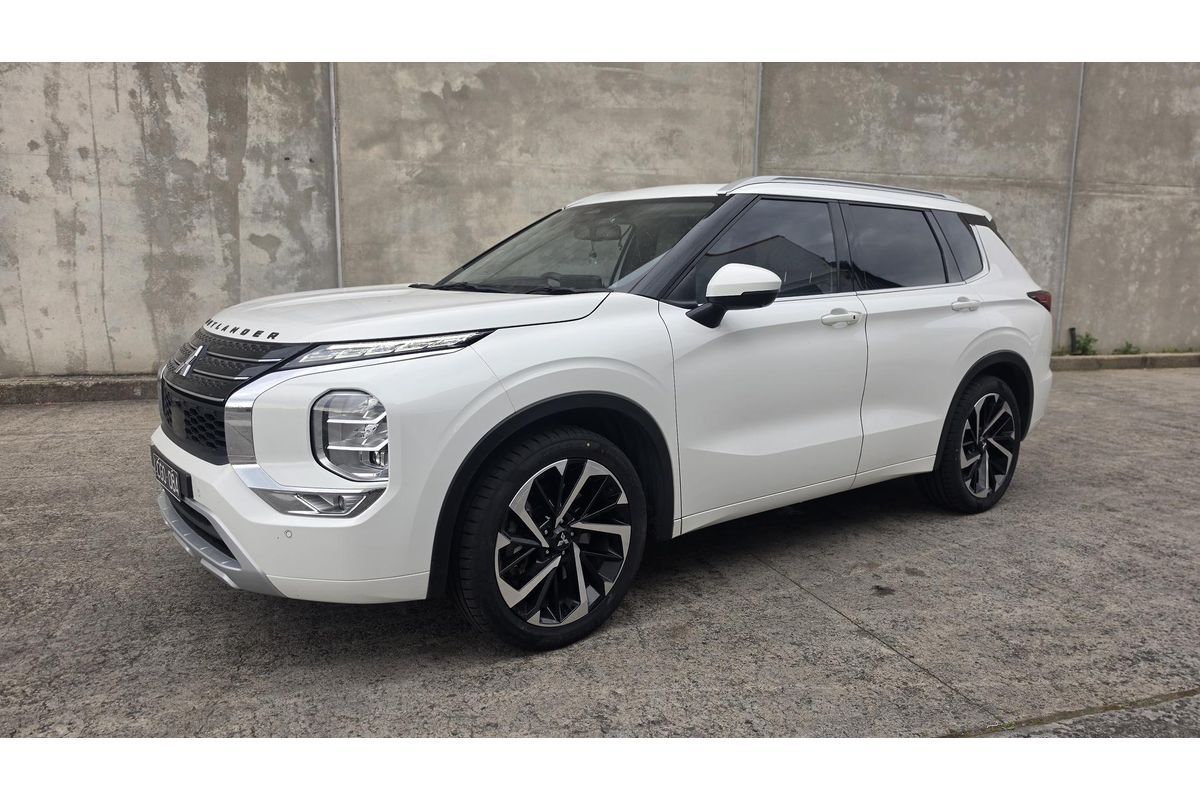 2022 Mitsubishi Outlander Exceed ZM