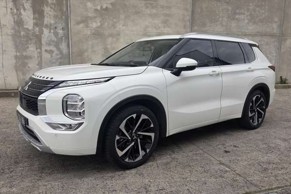 2022 Mitsubishi Outlander Exceed ZM