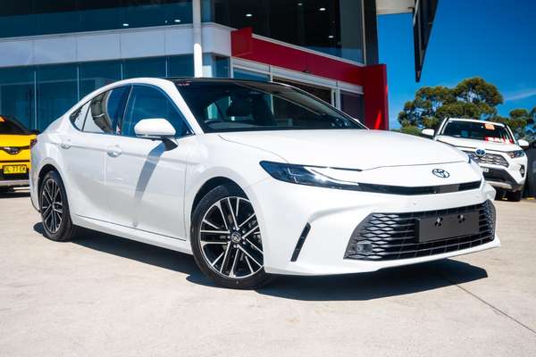 2025 Toyota Camry SL AXVH80R