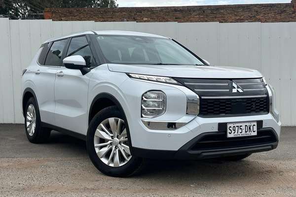 2025 Mitsubishi Outlander ES ZM