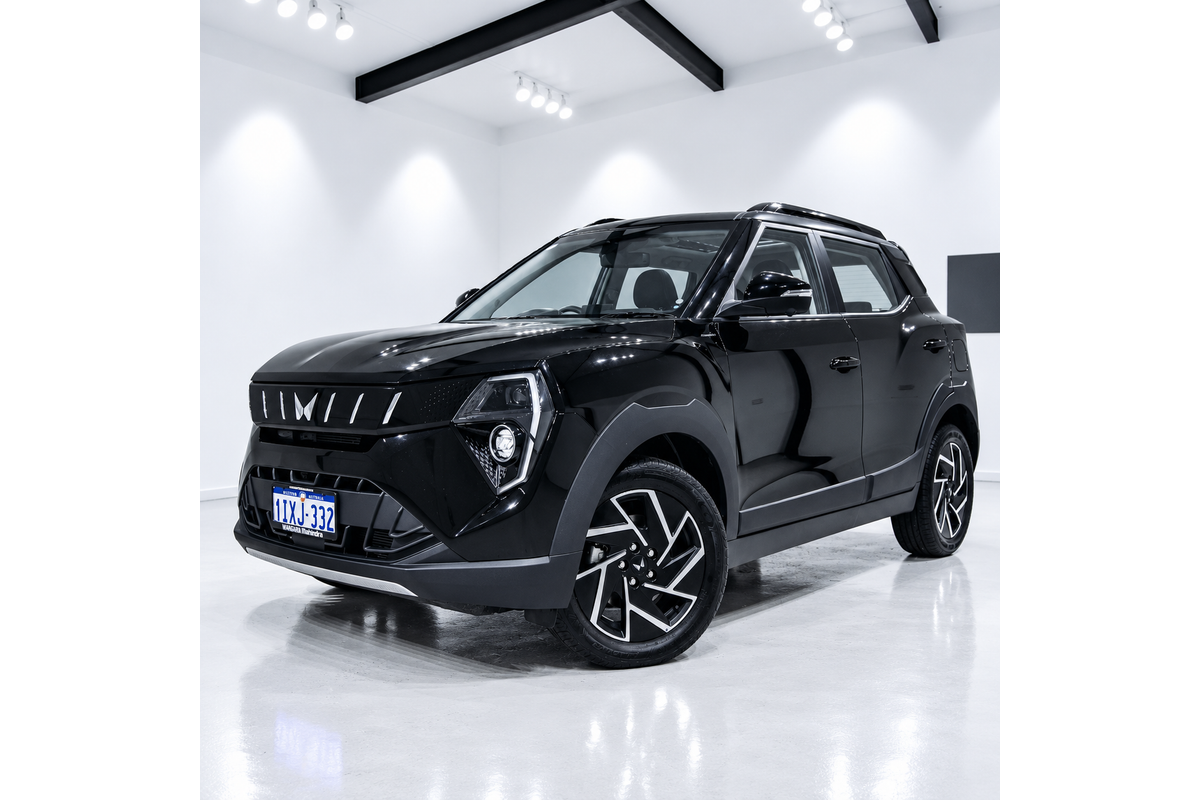 2025 Mahindra XUV3XO AX7L