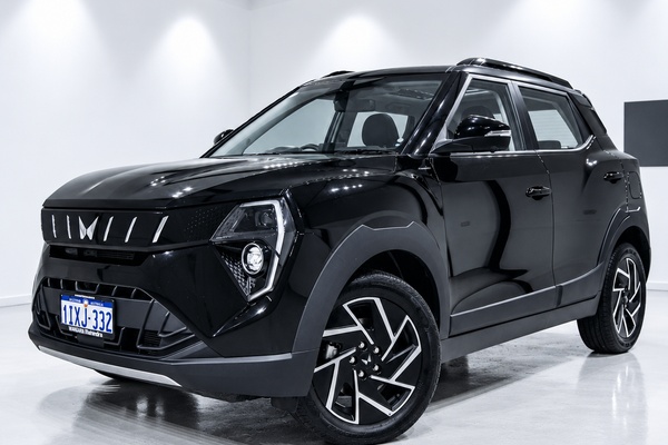 2025 Mahindra XUV3XO AX7L