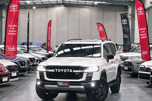 2025 Toyota Landcruiser GR Sport FJA300R