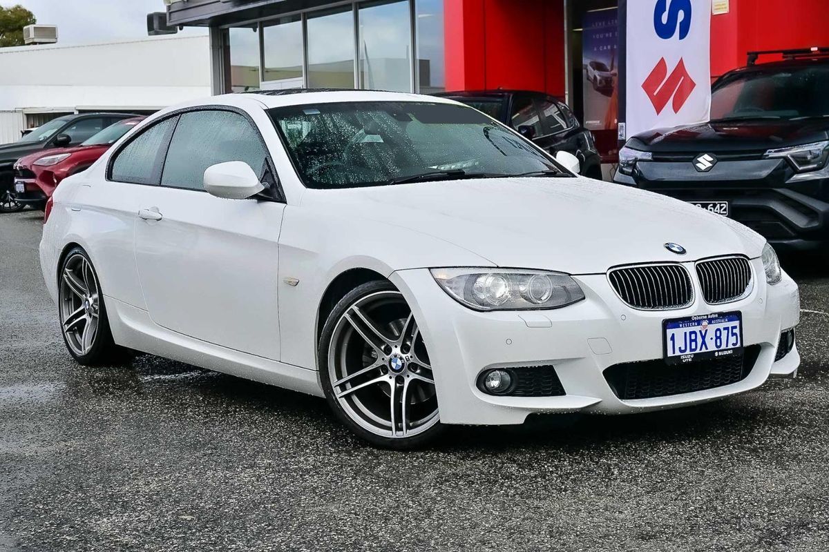 2011 BMW 3 Series 325i E92