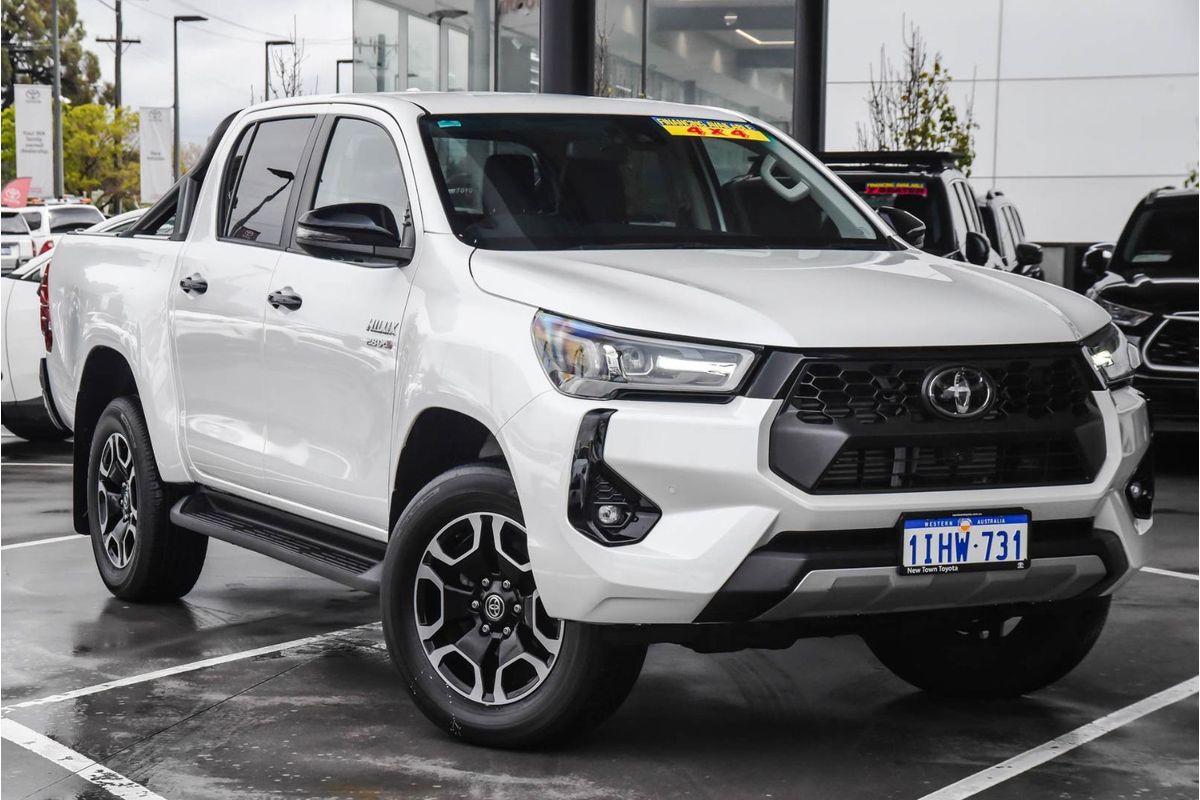 2024 Toyota Hilux SR5 48V GUN126R