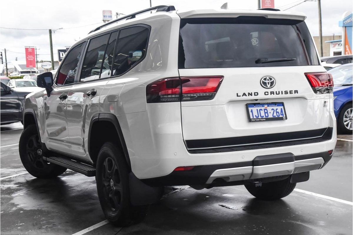2023 Toyota Landcruiser GR Sport FJA300R