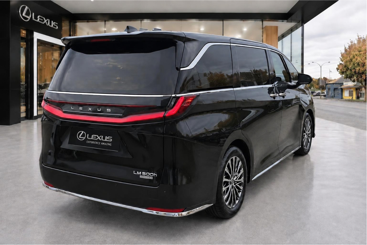 2024 Lexus LM