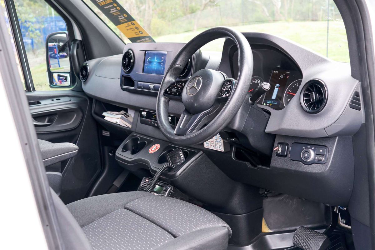 2018 Mercedes-Benz Sprinter 516CDI NCV3 Rear Wheel Drive LWB image 31