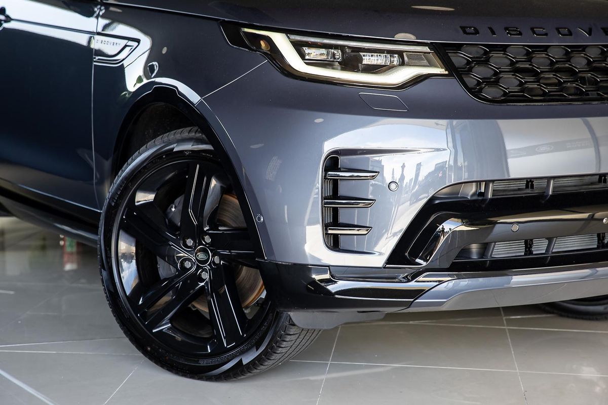 2026 Land Rover Discovery D350 Dynamic SE Series 5