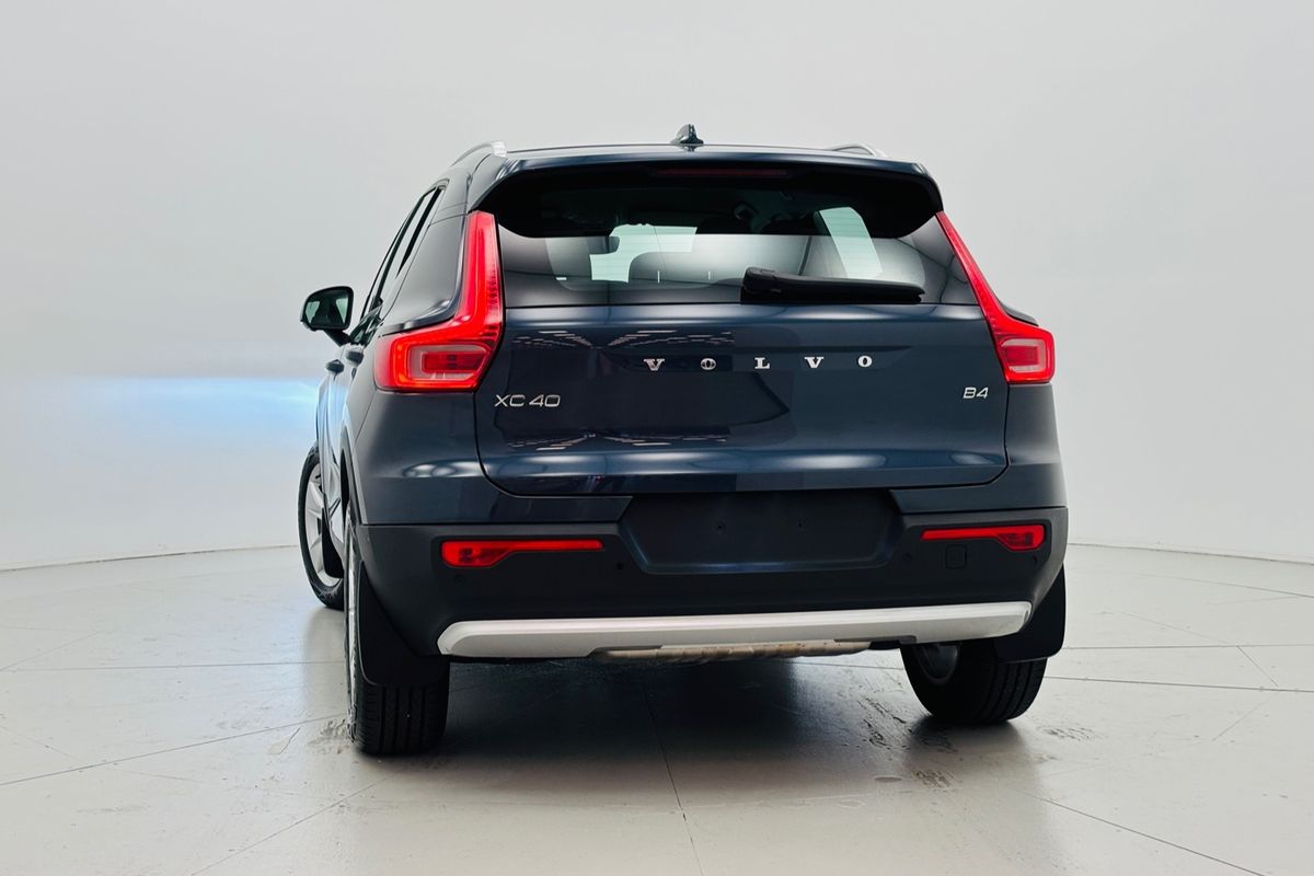 2026 Volvo XC40 Plus B4