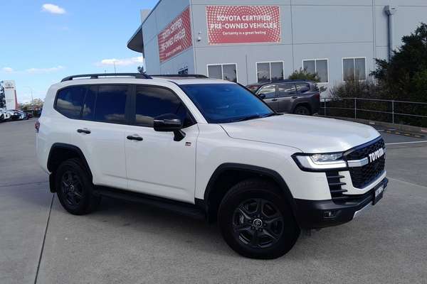 2025 Toyota Landcruiser GR Sport FJA300R
