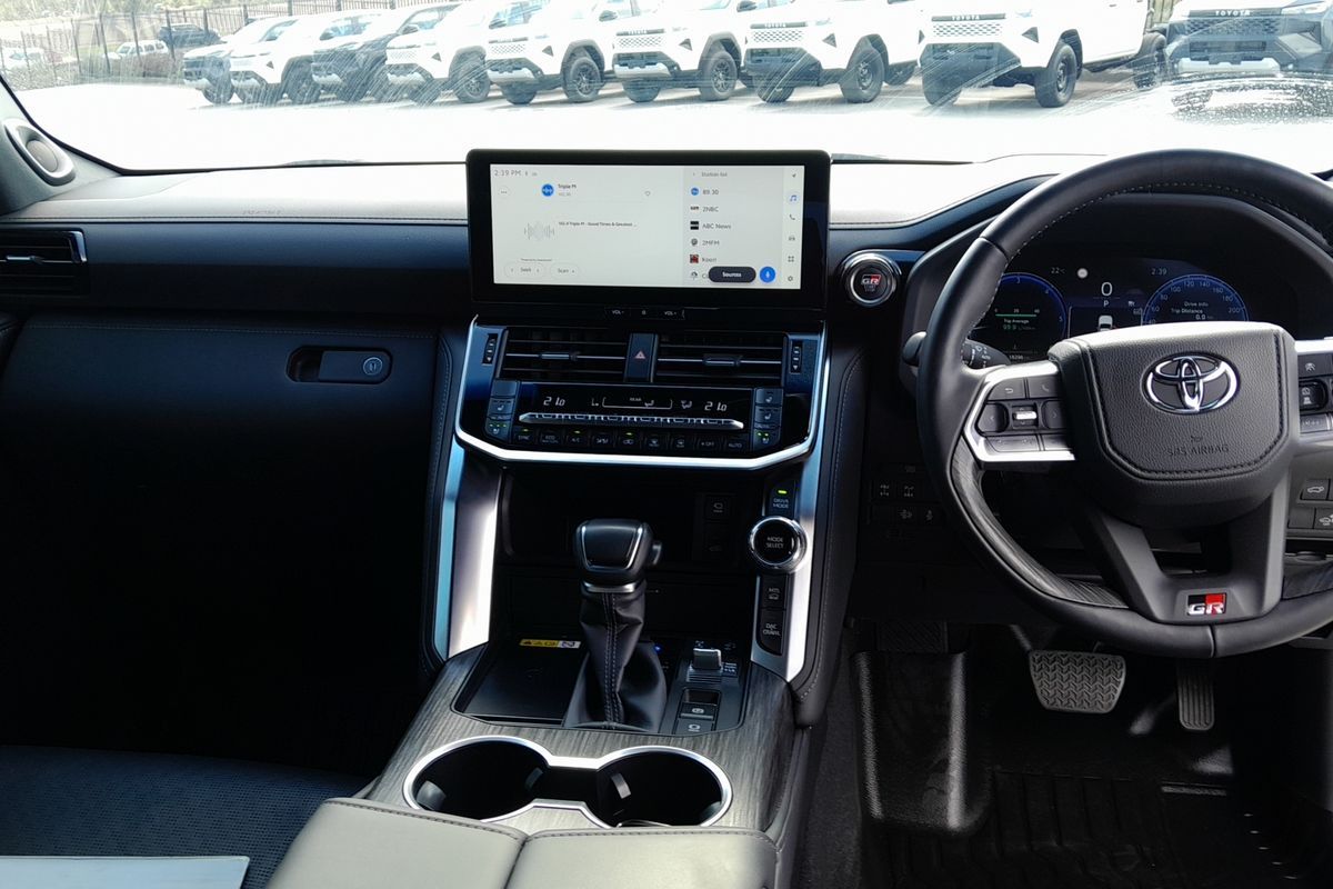 2025 Toyota Landcruiser GR Sport FJA300R
