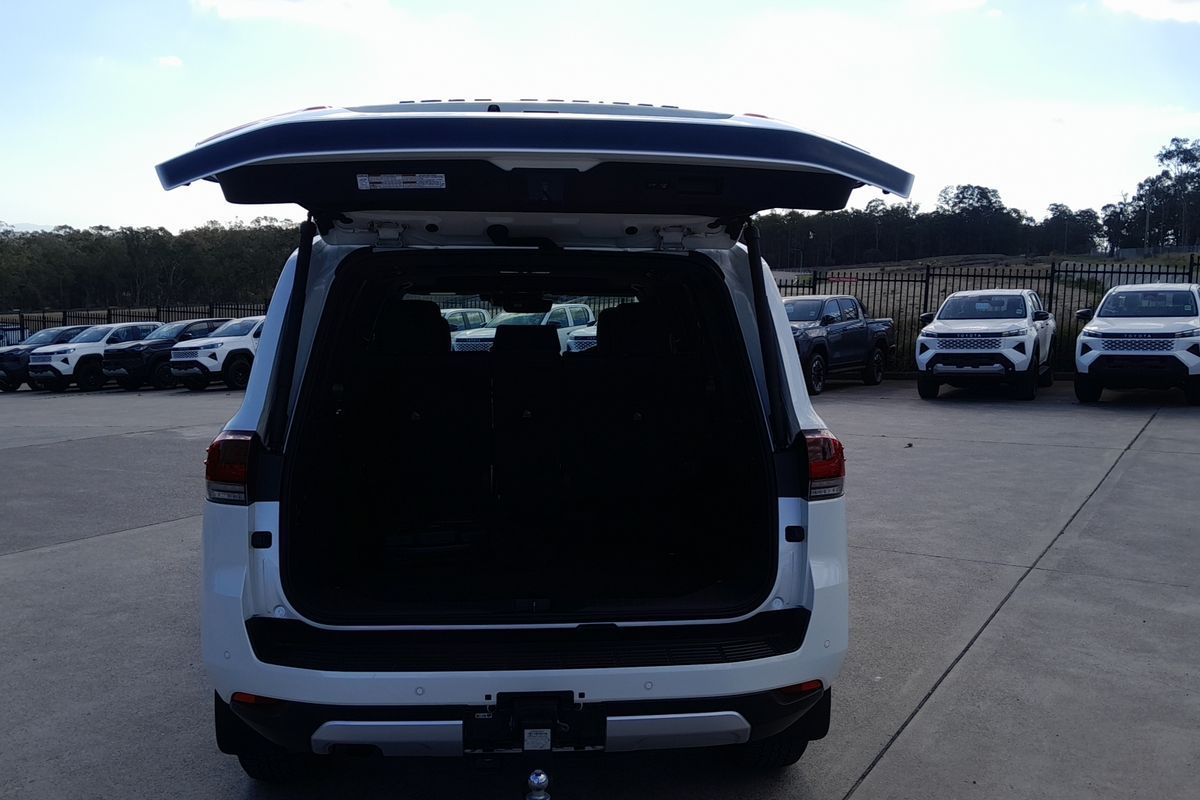 2025 Toyota Landcruiser GR Sport FJA300R