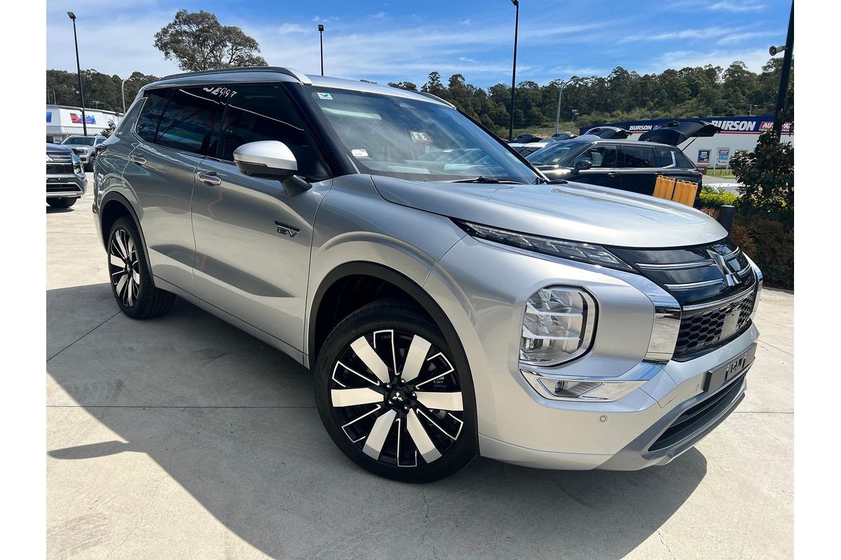 2025 Mitsubishi Outlander PHEV Exceed ZM