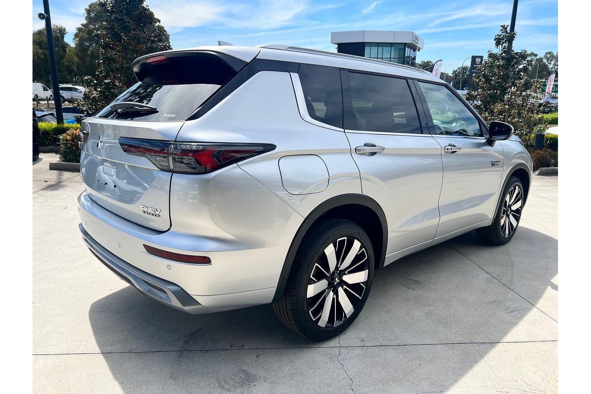 2025 Mitsubishi Outlander PHEV Exceed ZM