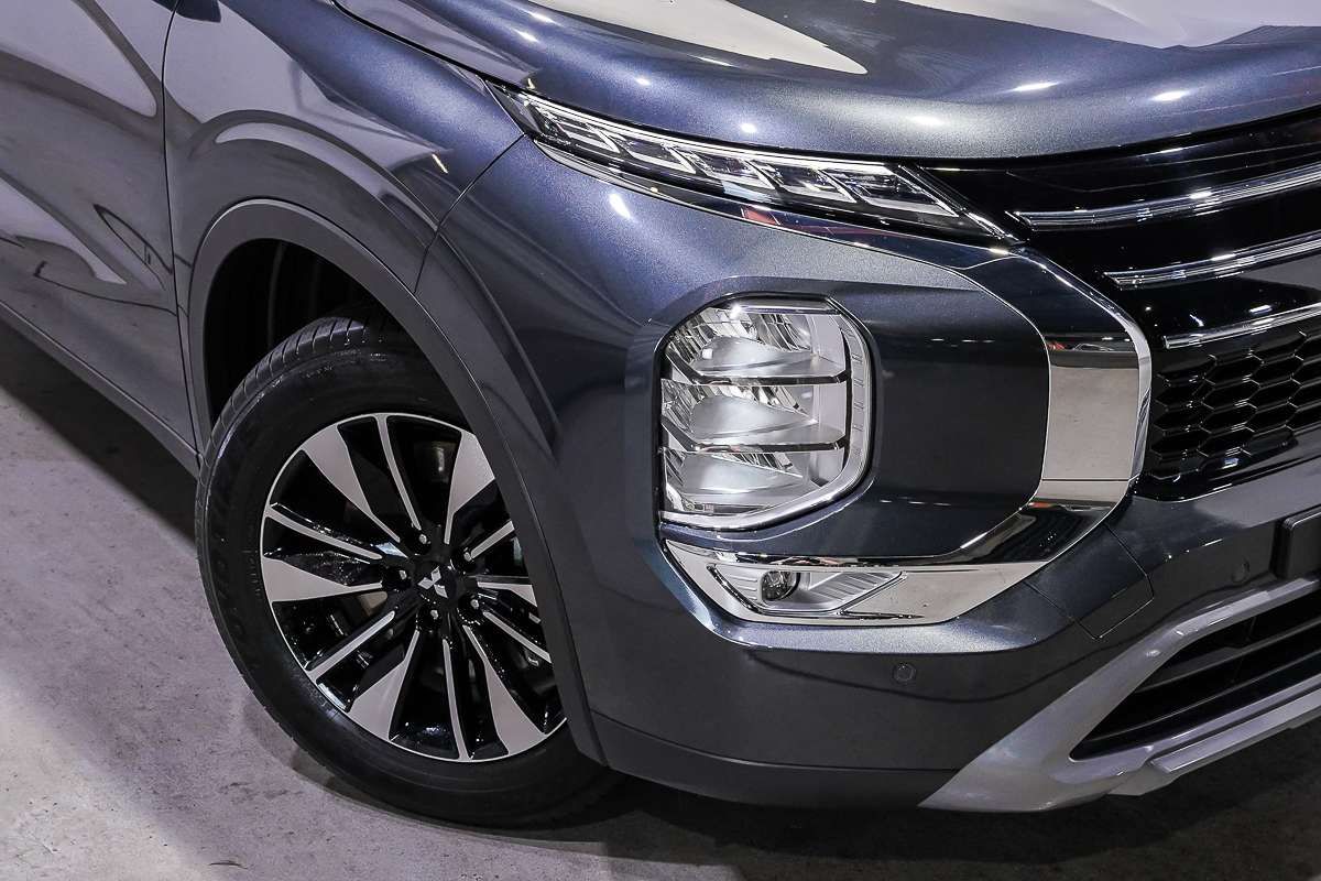 2025 Mitsubishi Outlander LS ZM