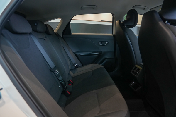 2026 Kia K4 S CL4m thumb-8