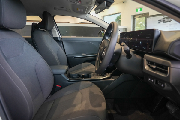 2026 Kia K4 S CL4m thumb-9