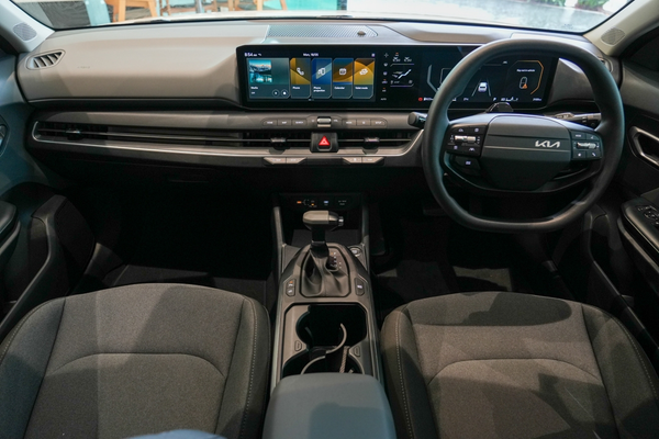 2026 Kia K4 S CL4m thumb-16