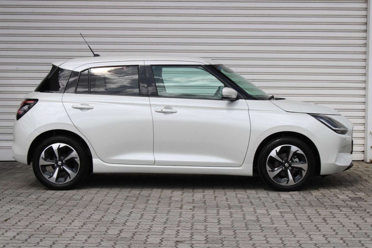 2025 Suzuki Swift Hybrid GLX UZ