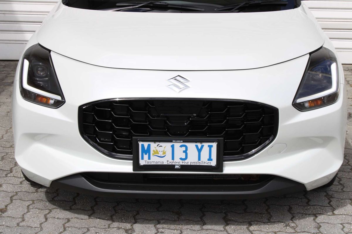 2025 Suzuki Swift Hybrid GLX UZ