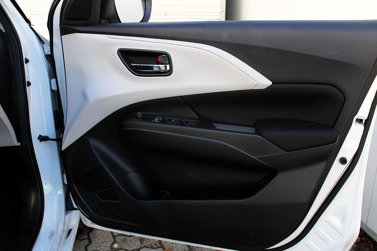 2025 Suzuki Swift Hybrid GLX UZ