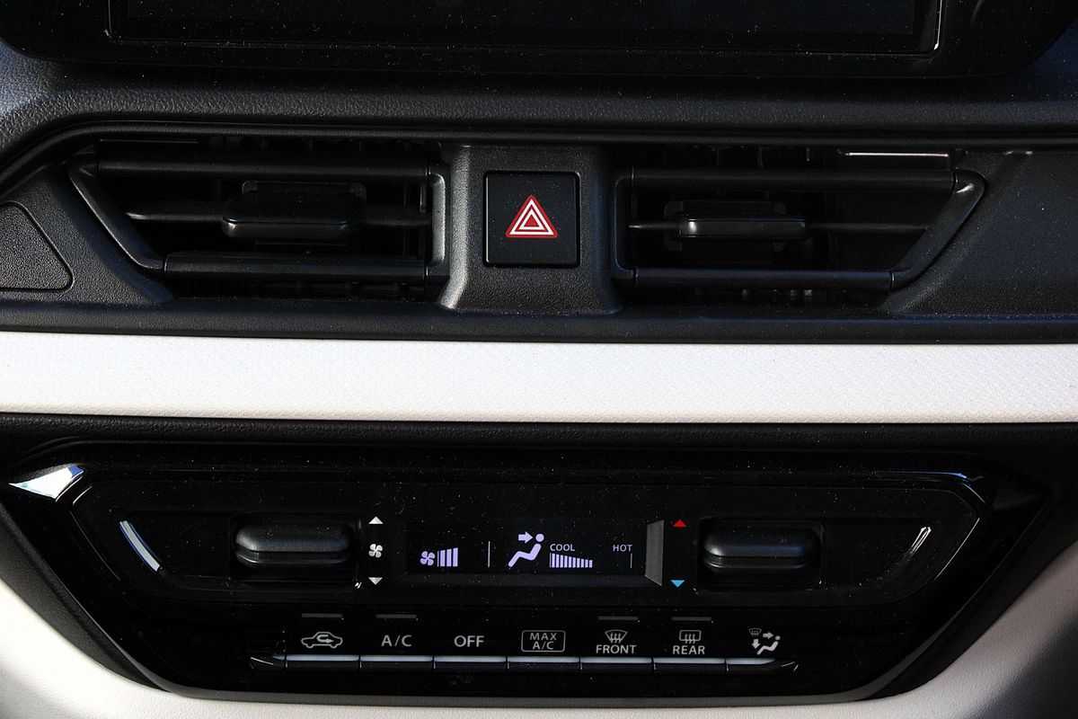 2025 Suzuki Swift Hybrid GLX UZ