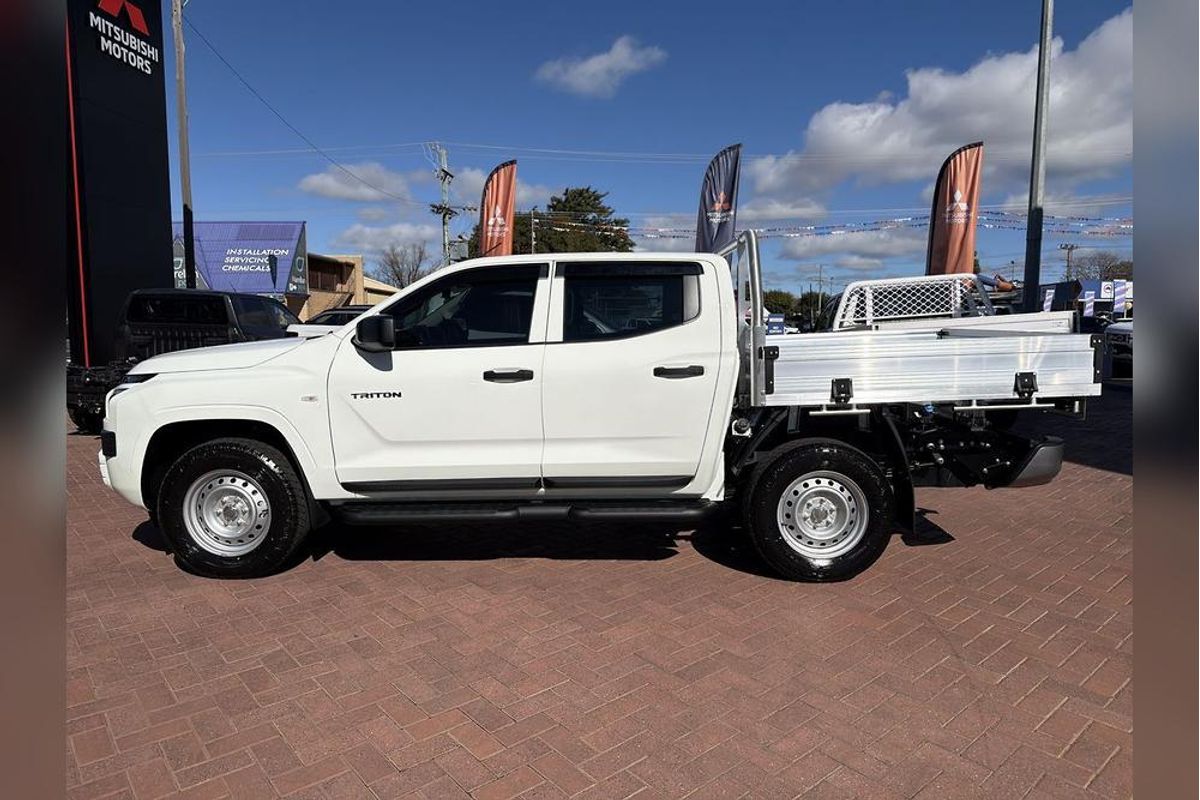 2025 Mitsubishi Triton GLX MV 4X4