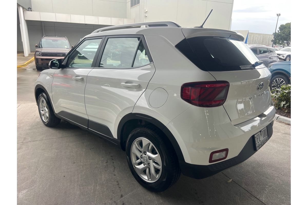 2025 Hyundai Venue QX.V5 image 4