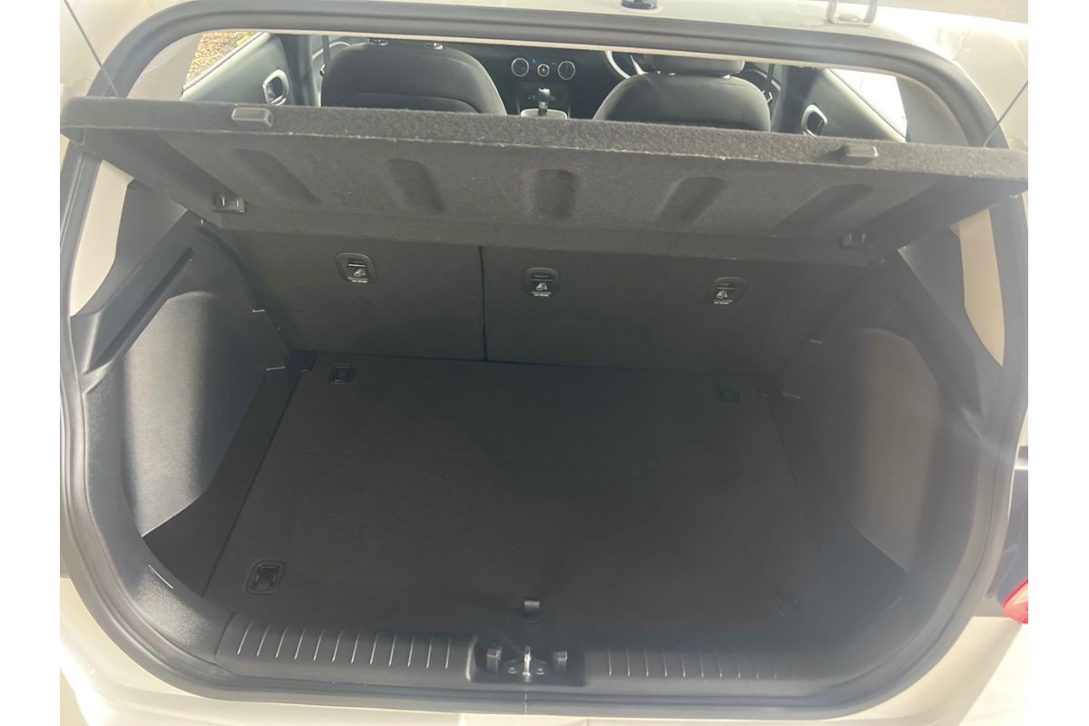 2025 Hyundai Venue QX.V5 image 6