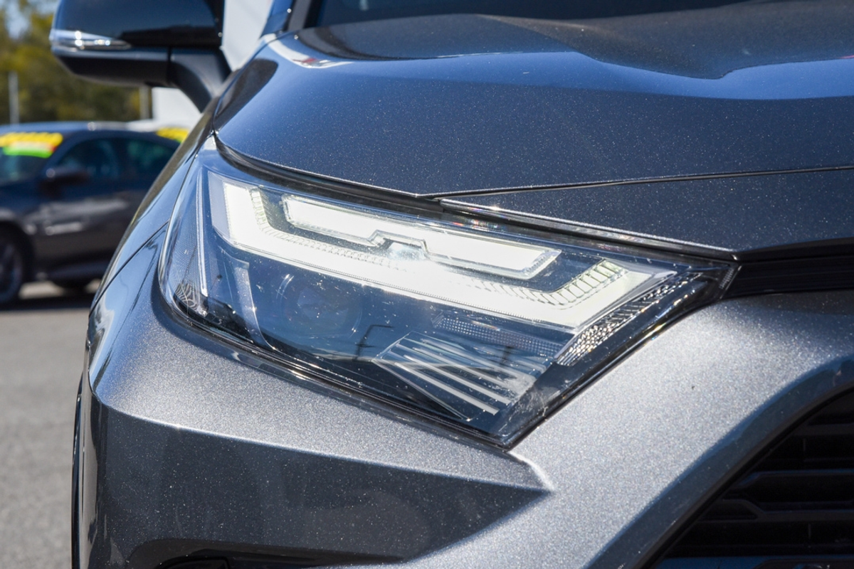 2025 Toyota RAV4 XSE AXAH52R