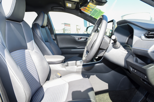 2025 Toyota RAV4 XSE AXAH52R thumb-9