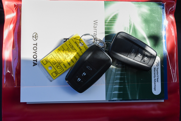 2025 Toyota RAV4 XSE AXAH52R thumb-21