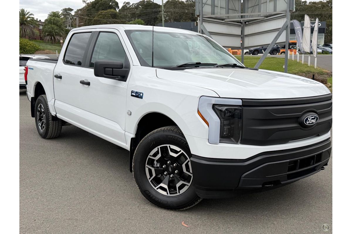 2024 Ford F-150 Lightning Pro 4X4