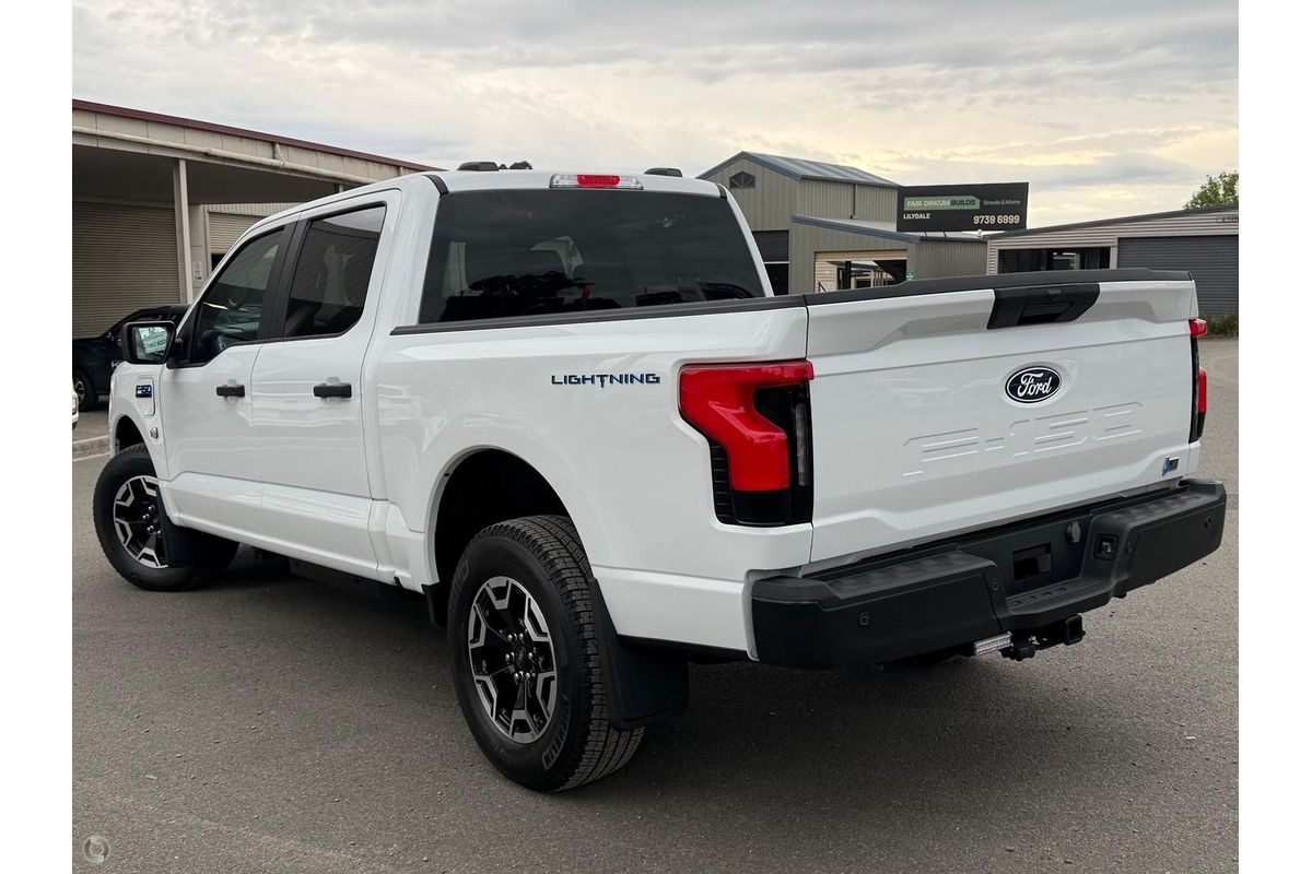 2024 Ford F-150 Lightning Pro 4X4