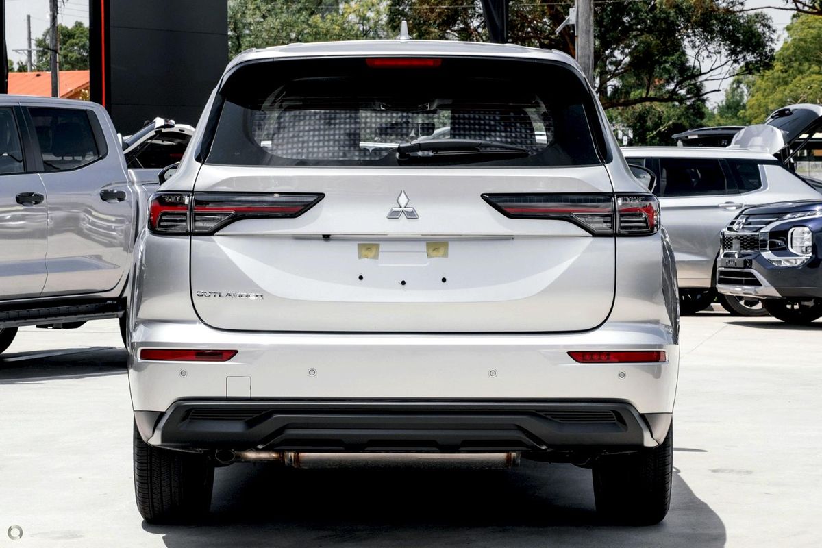 2025 Mitsubishi Outlander ES ZM