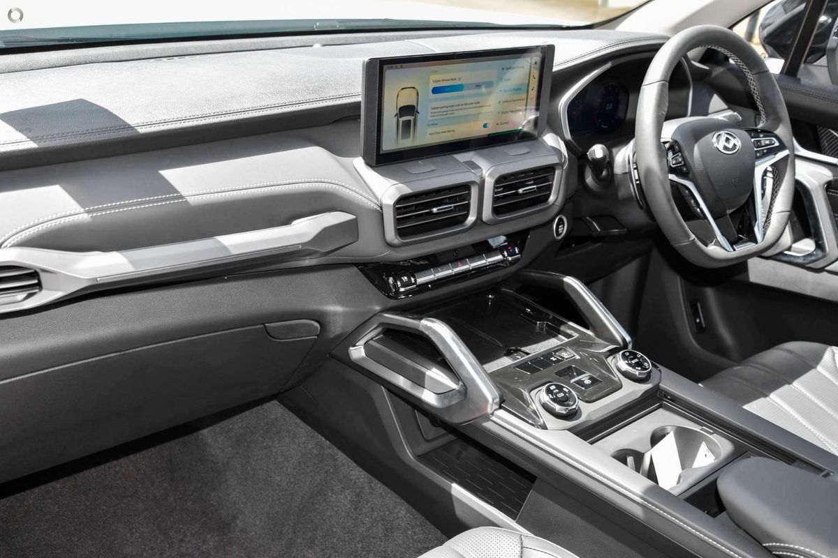 2026 LDV D90 Executive SV9A