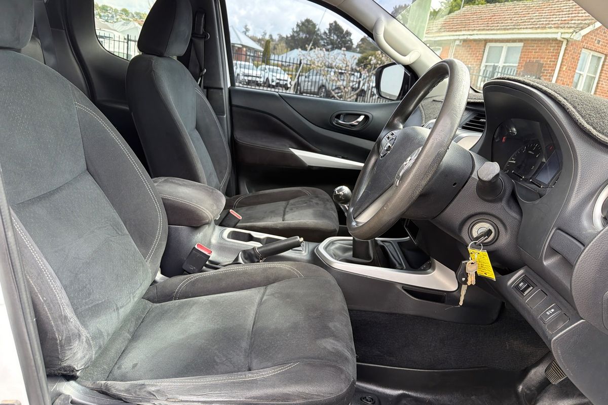 2017 Nissan Navara RX D23 Series 2 Rear Wheel Drive