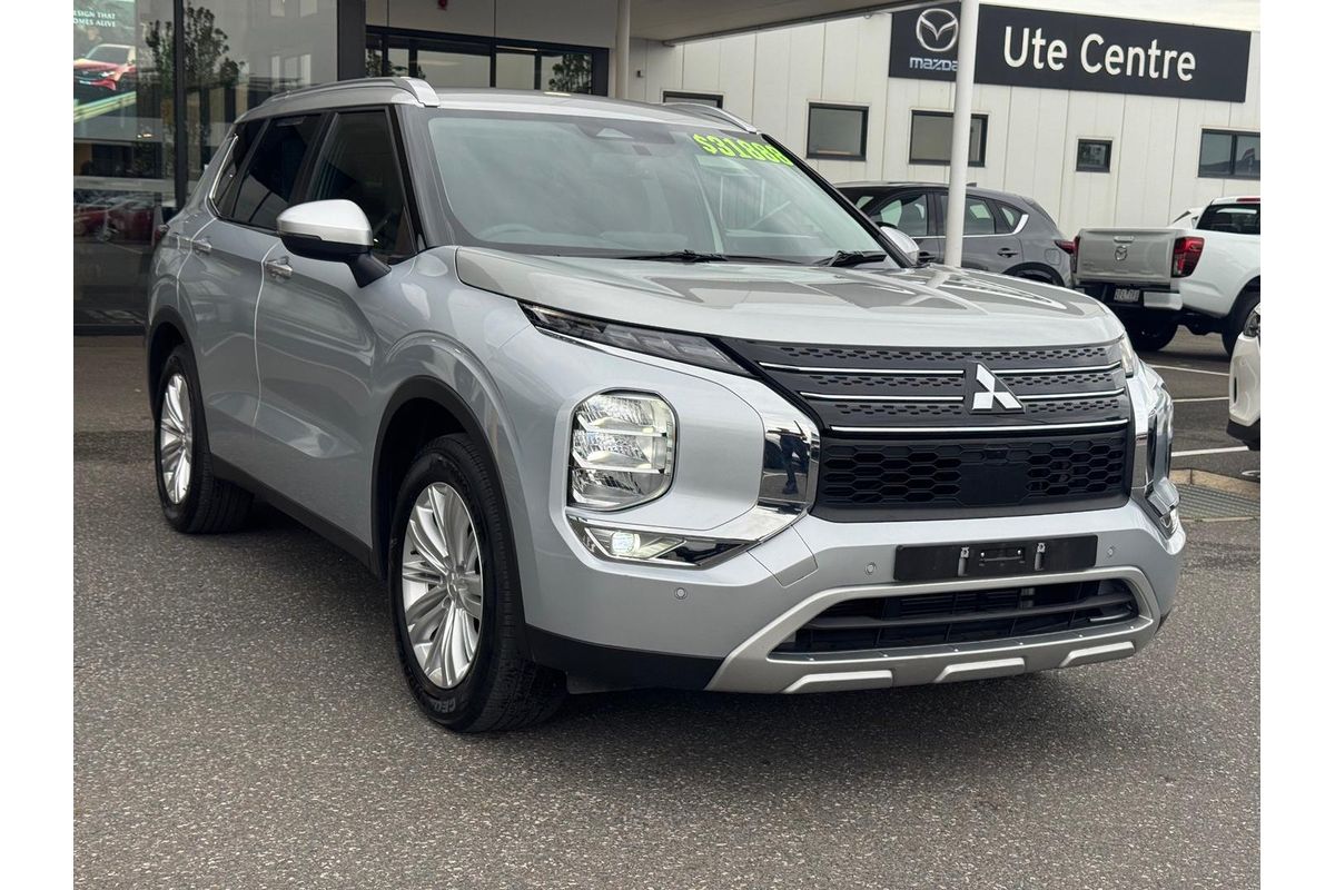 2023 Mitsubishi Outlander LS ZM
