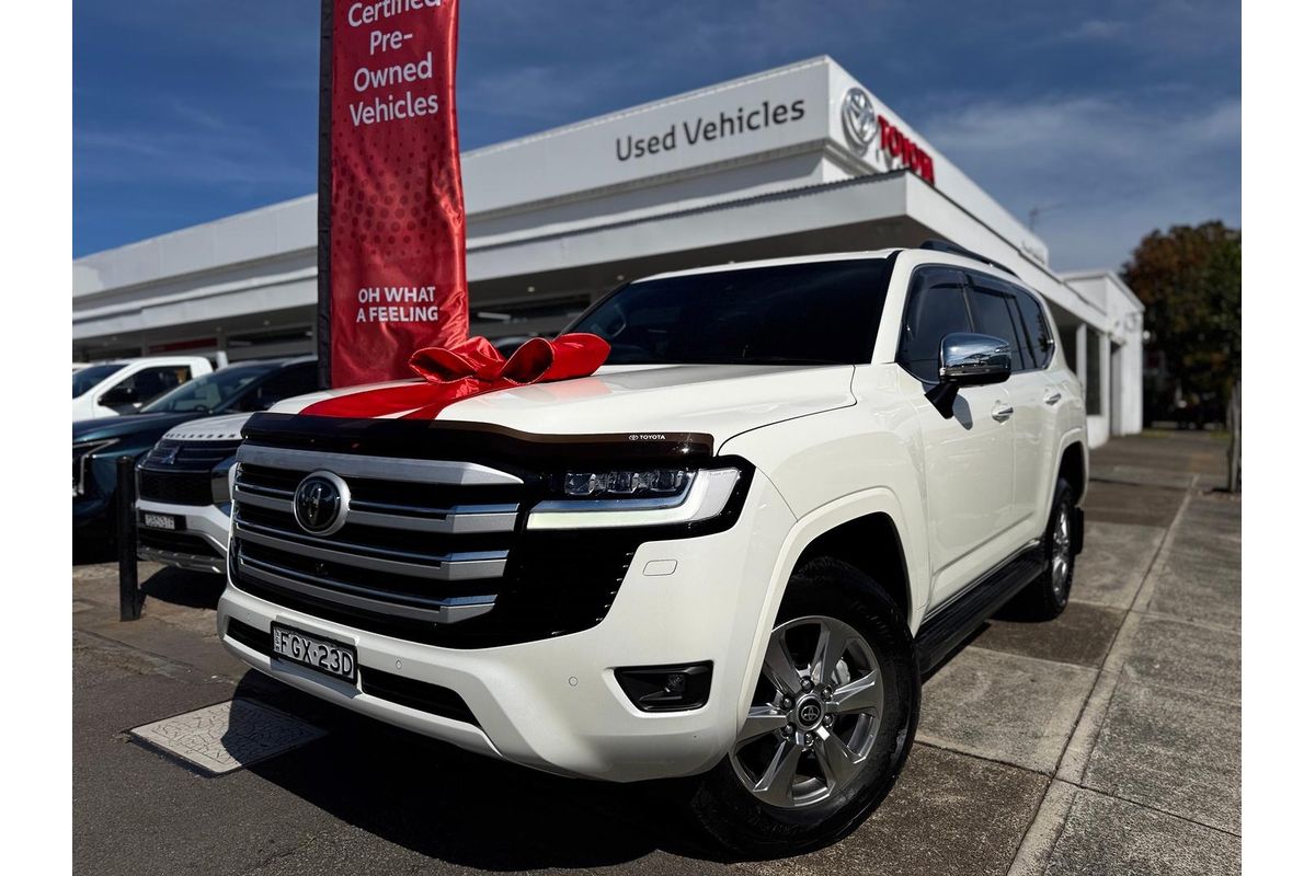 2024 Toyota Landcruiser Sahara FJA300R