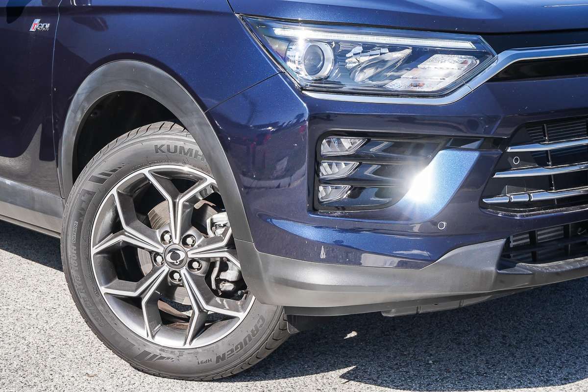 2023 KGM Korando ELX C300