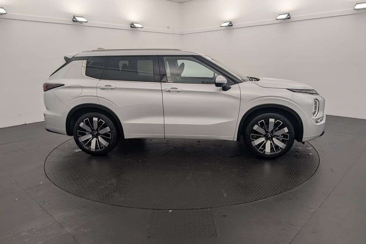 2026 Mitsubishi Outlander Exceed ZM