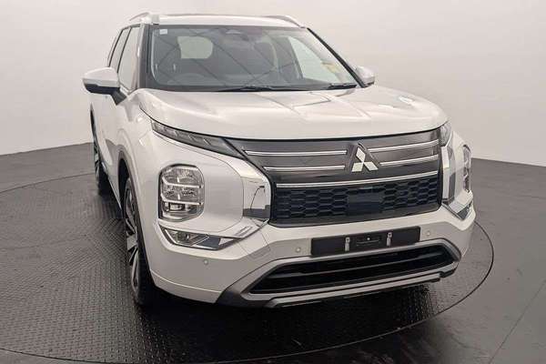 2026 Mitsubishi Outlander Exceed ZM