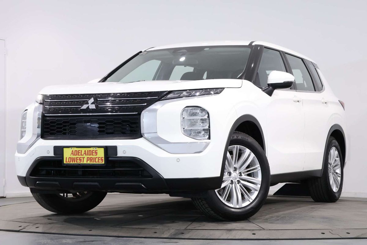2023 Mitsubishi Outlander ES ZM