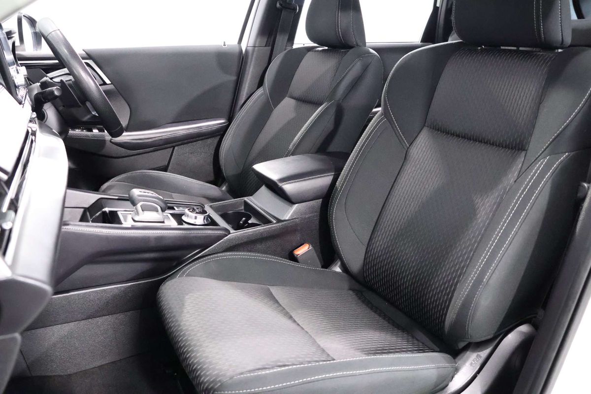 2023 Mitsubishi Outlander ES ZM