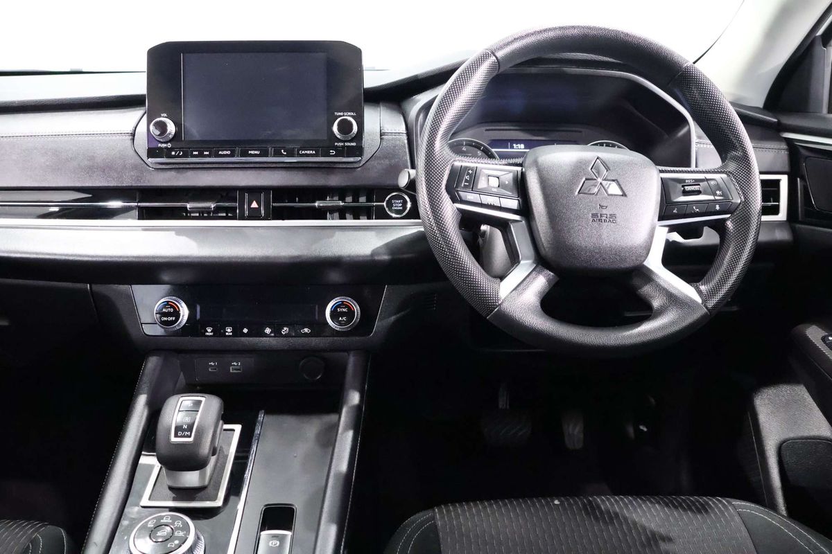 2023 Mitsubishi Outlander ES ZM