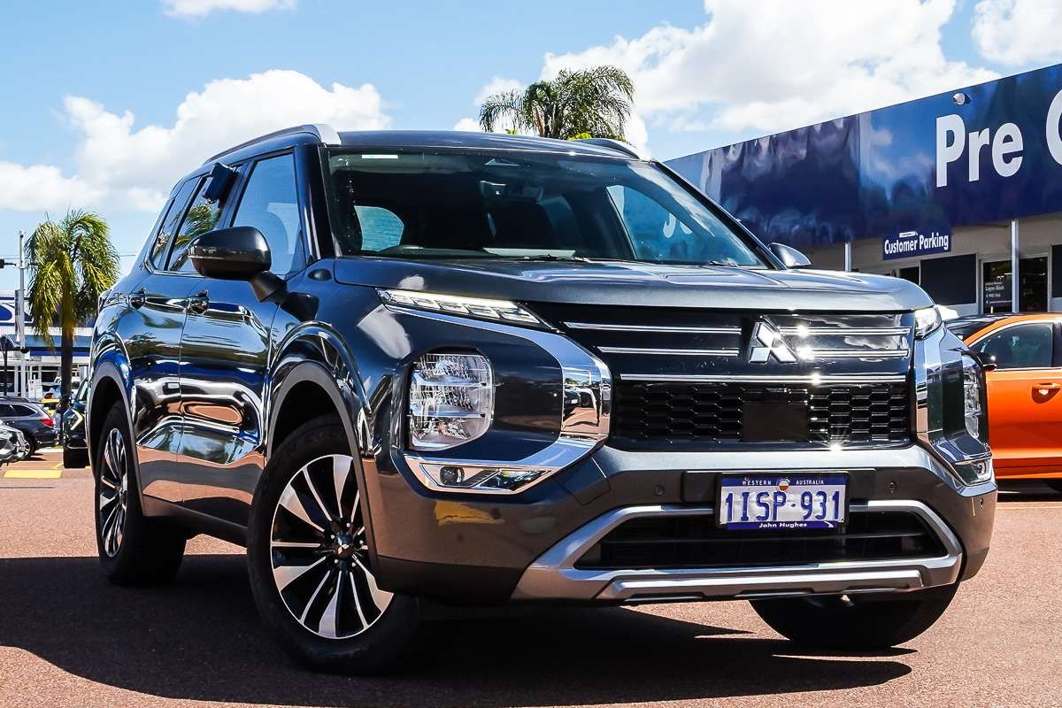 2025 Mitsubishi Outlander LS ZM