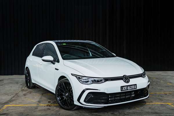 2023 Volkswagen Golf 110TSI R-Line 8